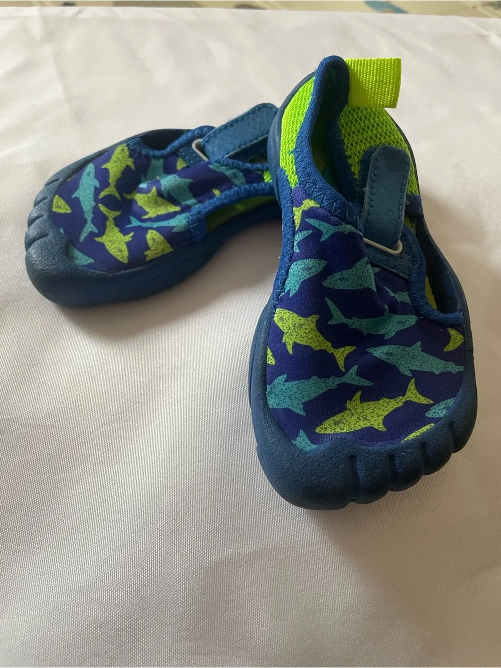Newtz Kids Navy Shark-Print Velcro Water Shoes with Lime Accents,‎ Size 5/6